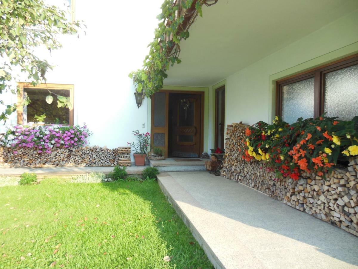 Gaestehaus Gruenbacher Kossen Exterior photo